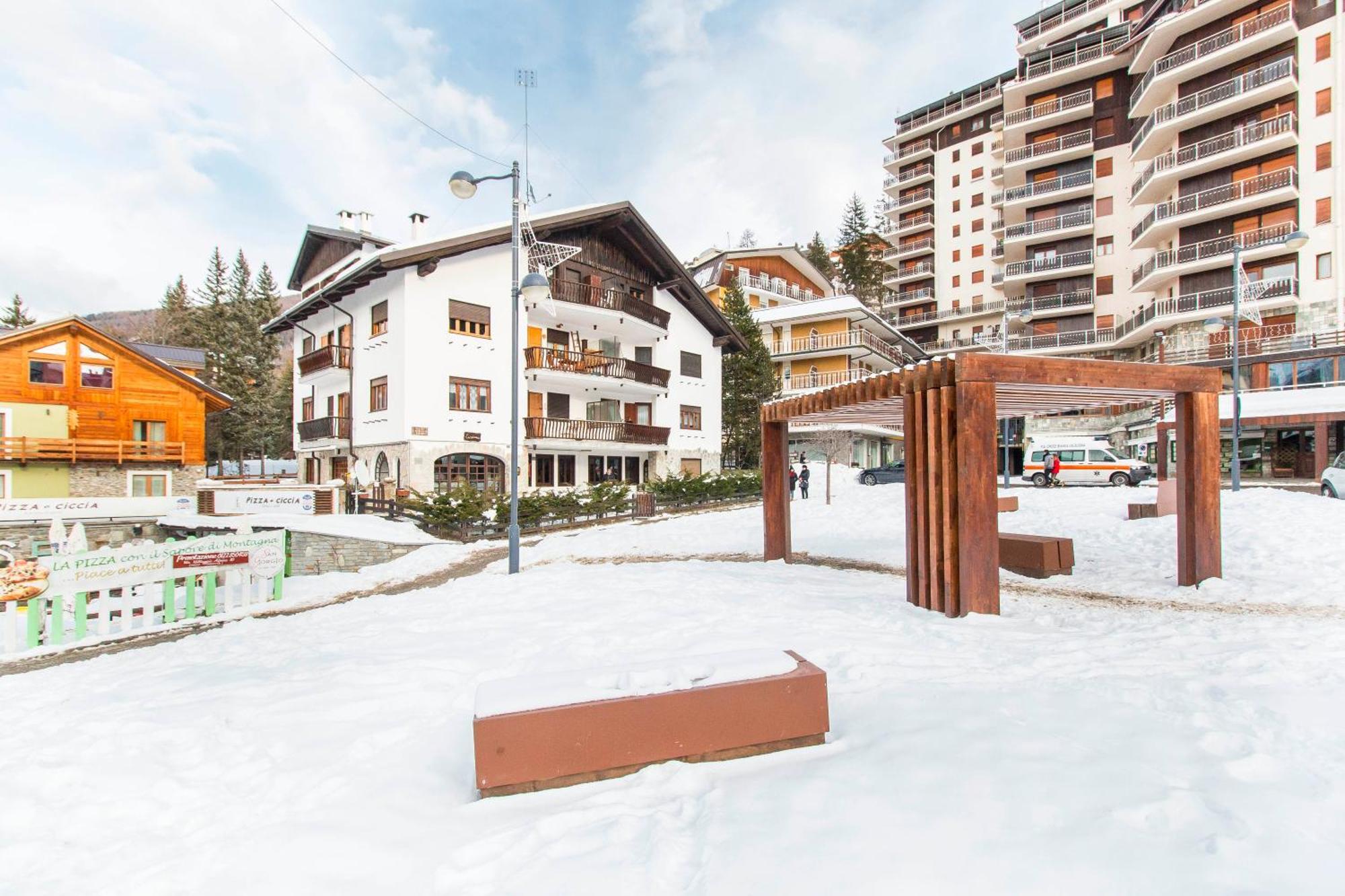 Appartamento Sulla Piazzetta Centrale Sauze D'Oulx Exterior photo